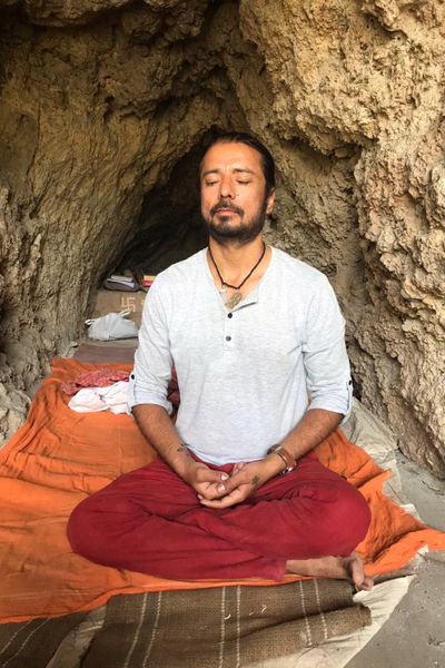 Taras-World-Meditatewithme_Cave16